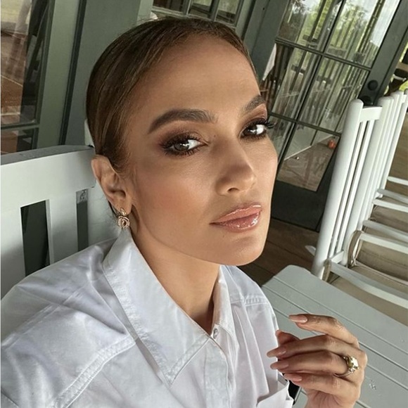 JLo Beauty That Star Filter 24K Glow Inside in Rich Bronze, 30mL. - Picture 13 of 16